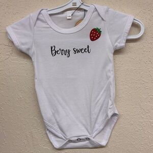 NEW small shop 0/3m white berry sweet onesie